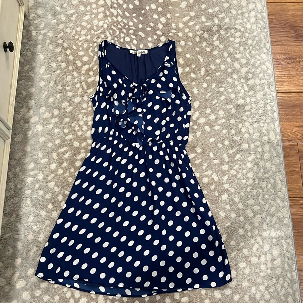 Medium sized polka dot midi dress!
